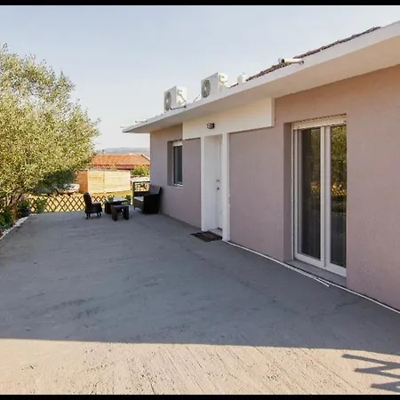 Case de vacanță Liopetra